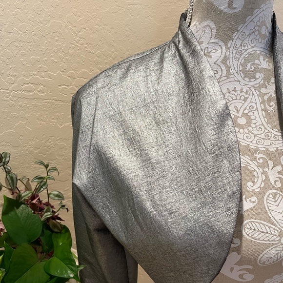 Jessica McClintock silver formal jacket - Picture 4 of 4